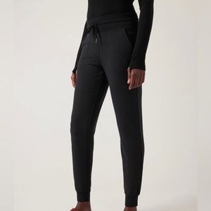 NWOT Lululemon Jogger Black Pants Size S